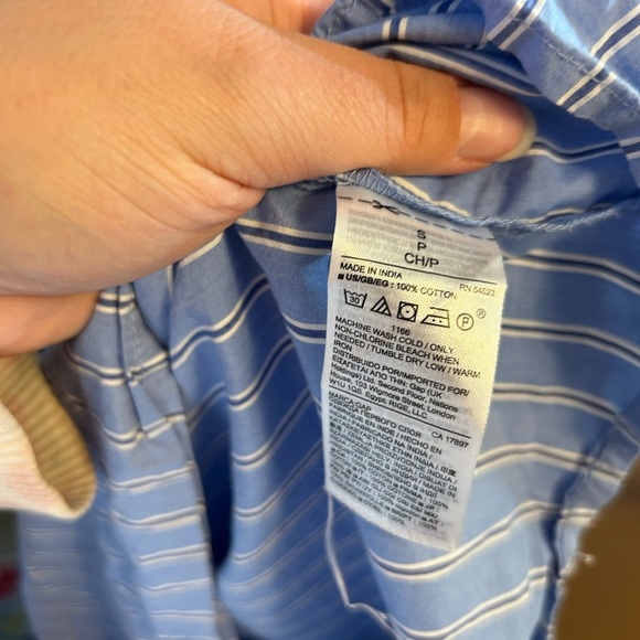 GAP SMOCKED OFF SHOULDER BLOUSE - Picture 4 of 4